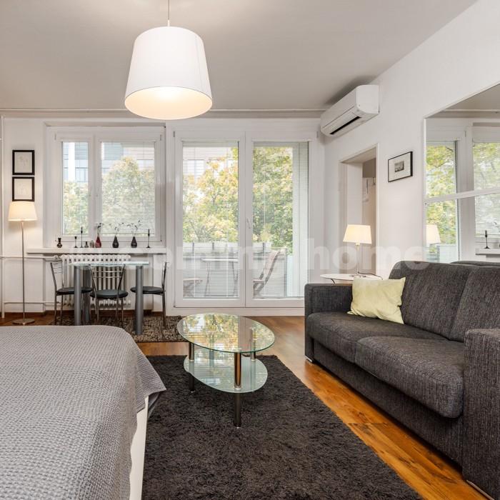 Urban Single Living - Photo 1