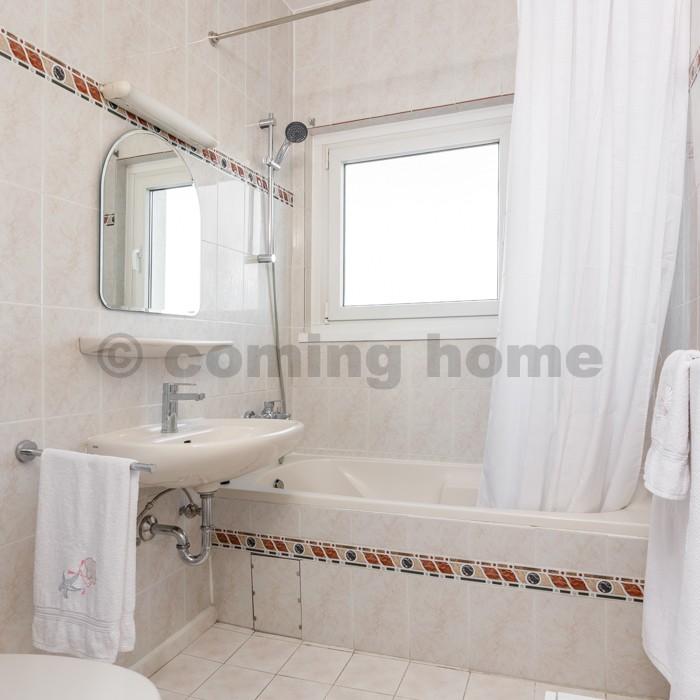 Your perfect sunny home - Photo 5