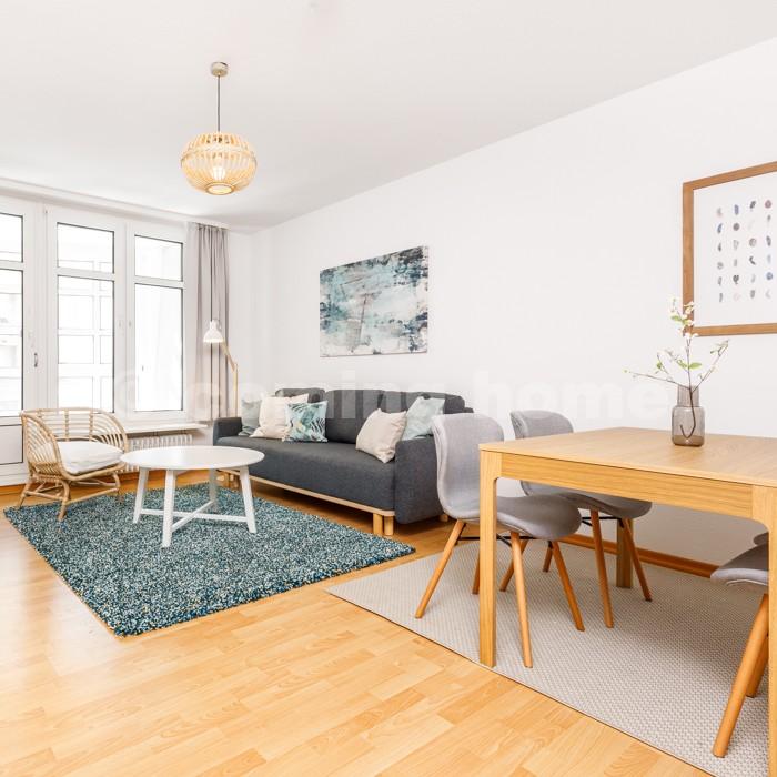 Easy Living - Photo 1