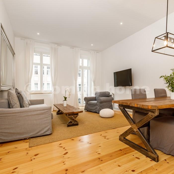 Modern Style - Photo 1