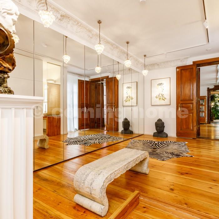 Fantastic Bohemian Home - Photo 4