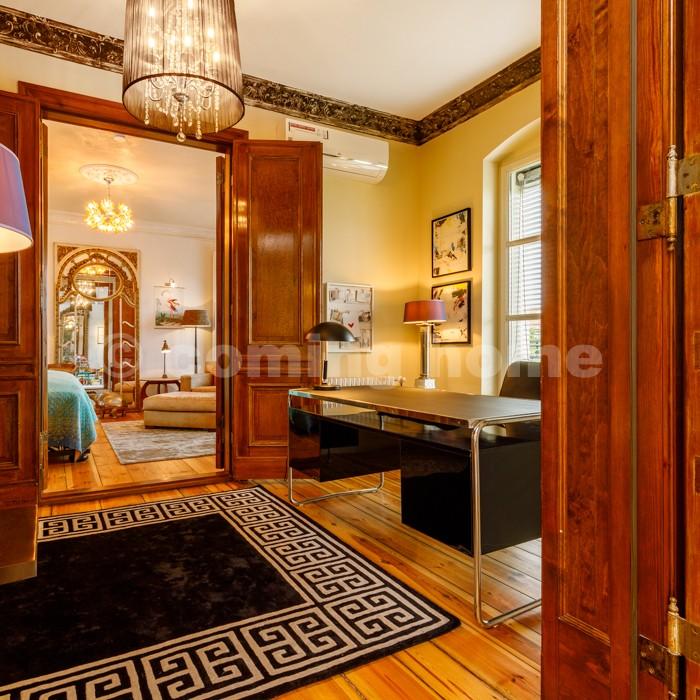 Fantastic Bohemian Home - Photo 2