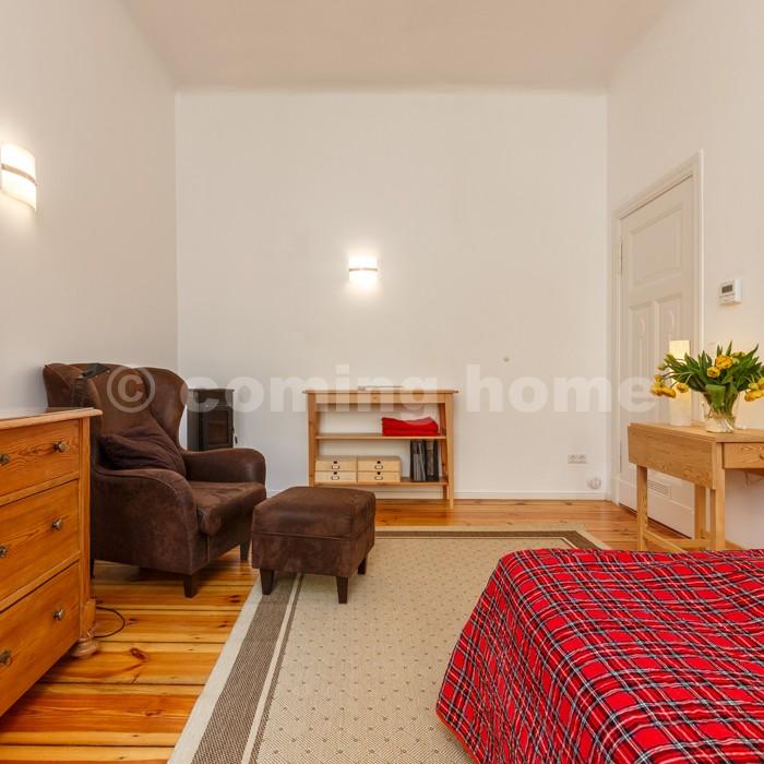 Single Living - Photo 2