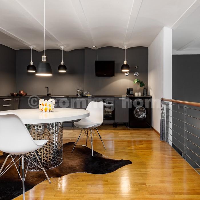 Authentic Industrial-Style home - Photo 5