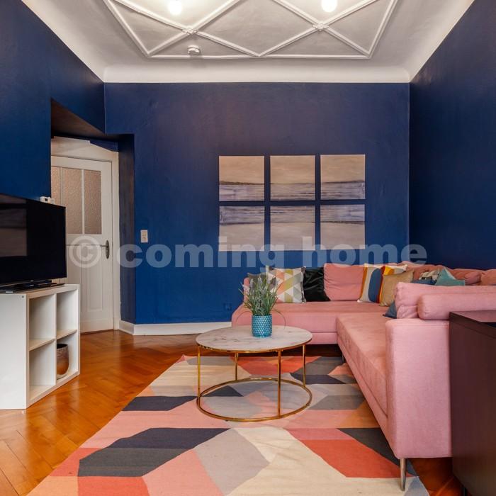 Fantastischer Stuckaltbau mit Balkon - Foto 1